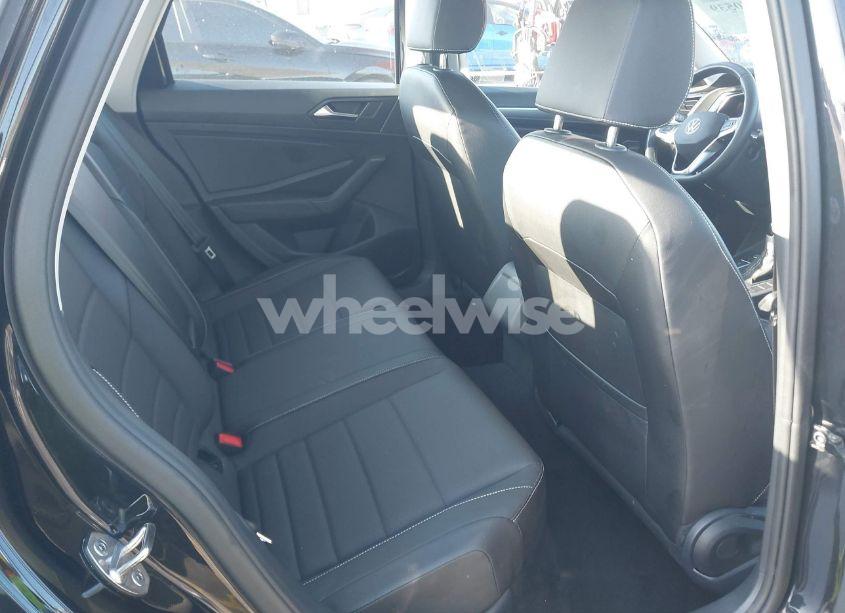 Photo 8 of 2024 Volkswagen Jetta 1.5T SE (VIN 3VWEM7BU9RM007667)