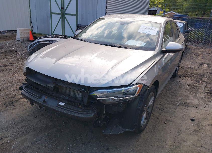 Photo 2 of 2024 Volkswagen Jetta 1.5T SE (VIN 3VWEM7BU9RM088055)