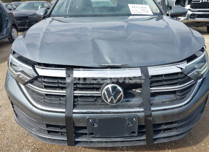Photo 6 of 2024 Volkswagen Jetta 1.5T SE (VIN 3VWEM7BUXRM092146)