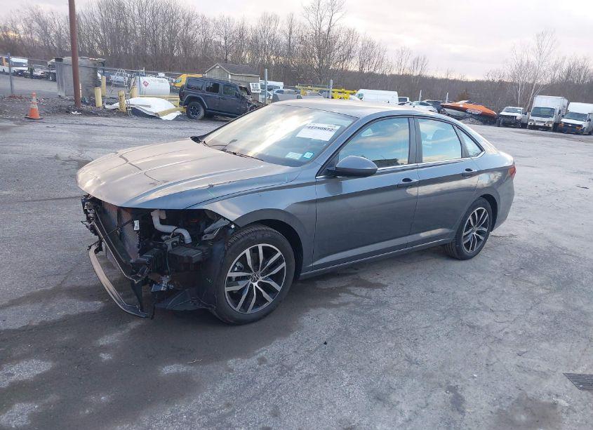 Photo 2 of 2025 Volkswagen Jetta 1.5T SE (VIN 3VWEX7BU0SM024127)