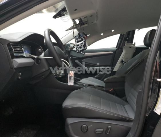 Photo 4 of 2025 VOLKSWAGEN JETTA SE (VIN 3VWEX7BU1SM019485)