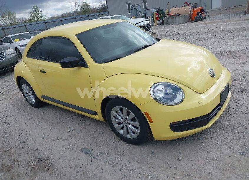 2015 Volkswagen Beetle 1.8T FLEET EDITION (VIN 3VWF17AT1FM655103) main photo