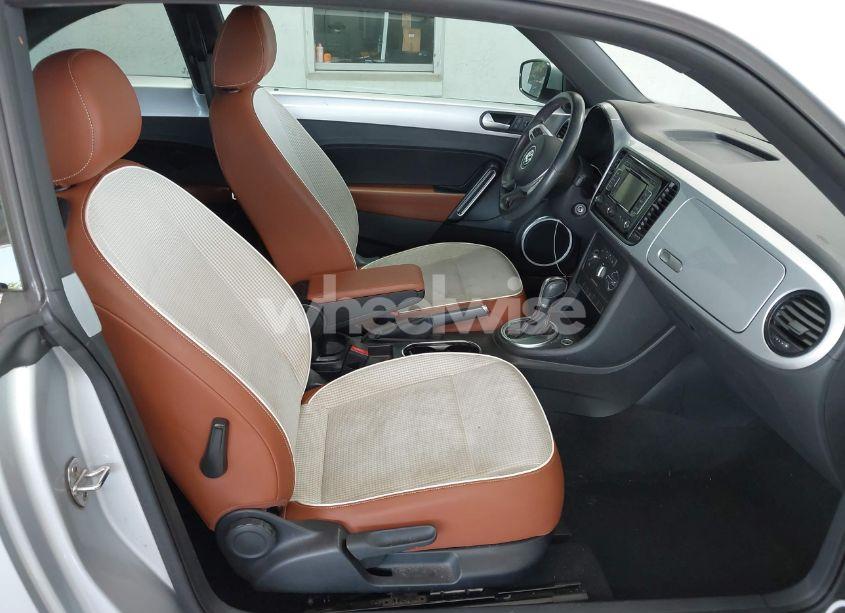 Photo 5 of 2015 Volkswagen Beetle 1.8T CLASSIC (VIN 3VWF17AT3FM654647)