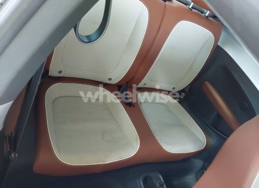 Photo 8 of 2015 Volkswagen Beetle 1.8T CLASSIC (VIN 3VWF17AT3FM654647)