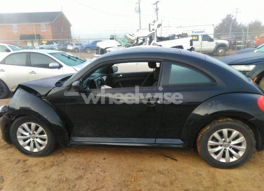 Photo 14 of 2014 Volkswagen Beetle 1.8T ENTRY (VIN 3VWF17AT4EM634924)