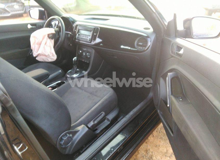 Photo 5 of 2014 Volkswagen Beetle 1.8T ENTRY (VIN 3VWF17AT4EM634924)