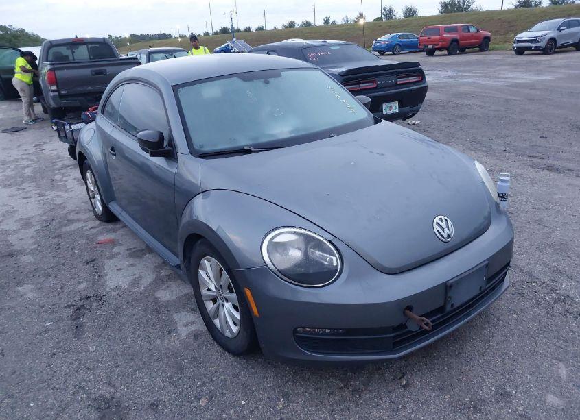 2014 Volkswagen Beetle 1.8T ENTRY (VIN 3VWF17AT4EM638424) main photo
