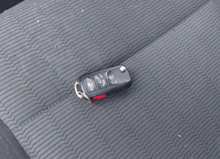 Photo 11 of 2014 Volkswagen Beetle 1.8T ENTRY (VIN 3VWF17AT4EM638424)