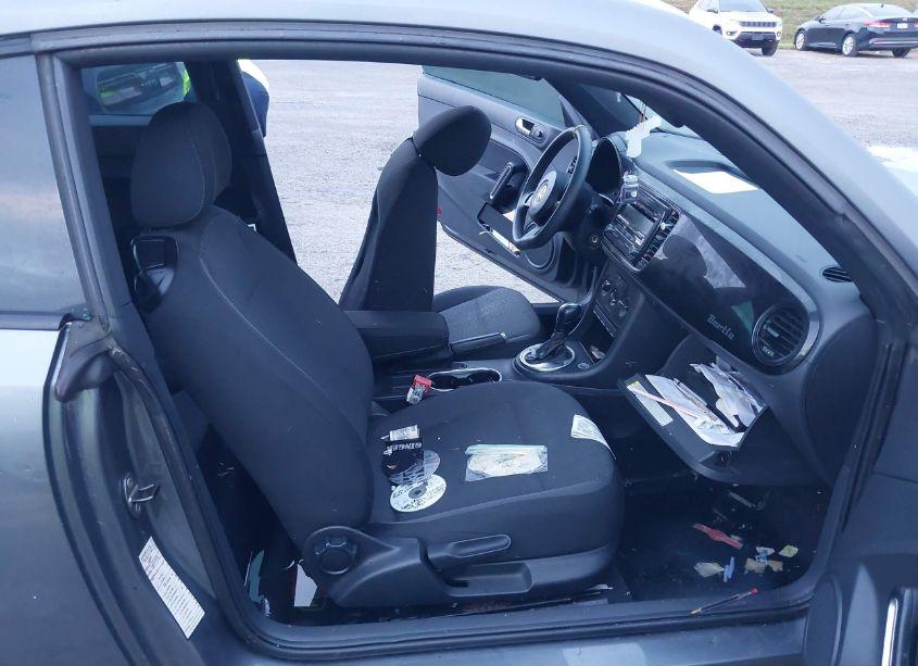 Photo 5 of 2014 Volkswagen Beetle 1.8T ENTRY (VIN 3VWF17AT4EM638424)