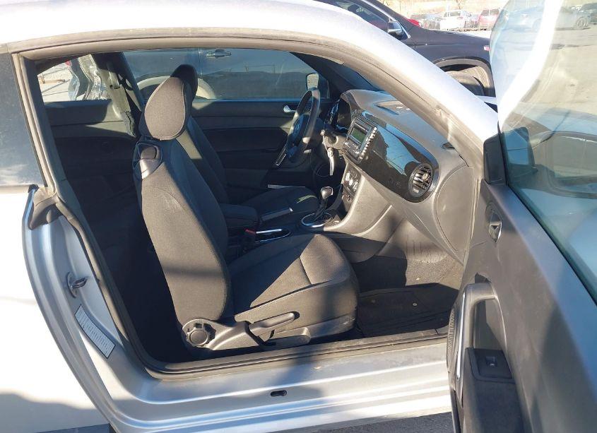 Photo 5 of 2014 Volkswagen Beetle 1.8T ENTRY (VIN 3VWF17AT8EM640628)