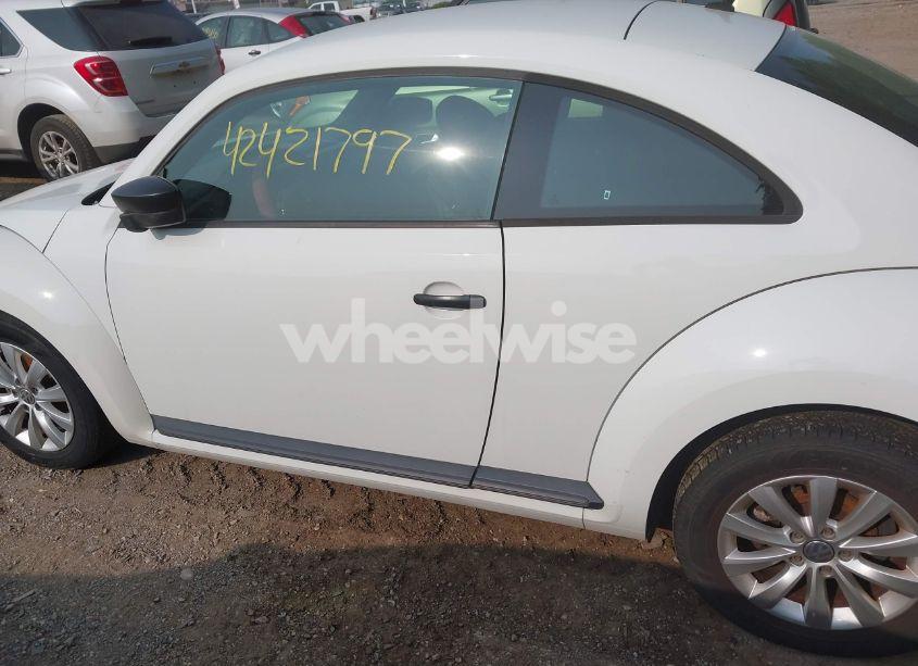Photo 14 of 2014 Volkswagen Beetle 1.8T ENTRY (VIN 3VWF17AT8EM642069)