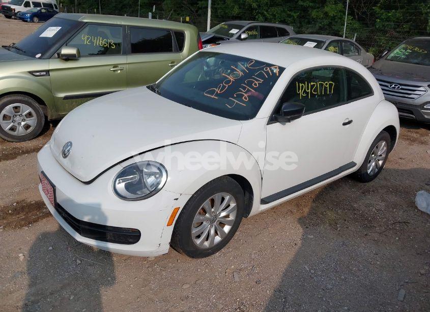 Photo 2 of 2014 Volkswagen Beetle 1.8T ENTRY (VIN 3VWF17AT8EM642069)
