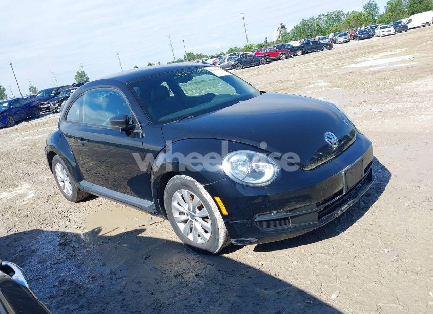 2015 Volkswagen Beetle 1.8T FLEET EDITION (VIN 3VWF17AT8FM647581) main photo