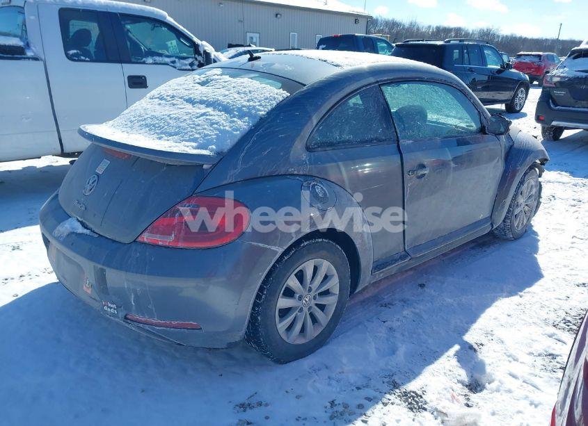 Photo 4 of 2014 Volkswagen Beetle 1.8T ENTRY (VIN 3VWF17AT9EM640363)