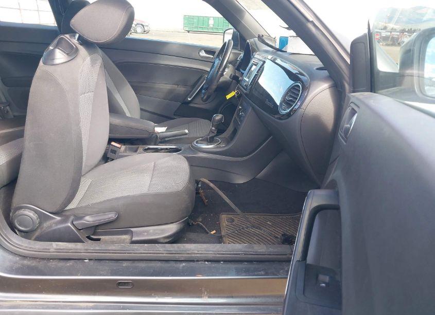 Photo 5 of 2017 Volkswagen Beetle 1.8T S (VIN 3VWF17AT9HM601633)