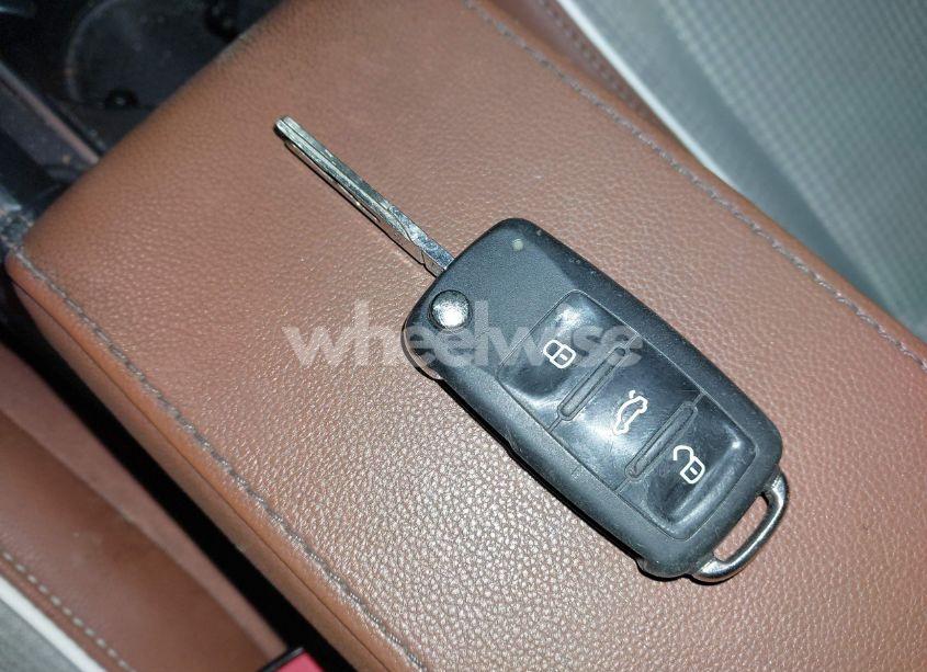 Photo 11 of 2015 Volkswagen Beetle 1.8T CLASSIC (VIN 3VWF17ATXFM654998)