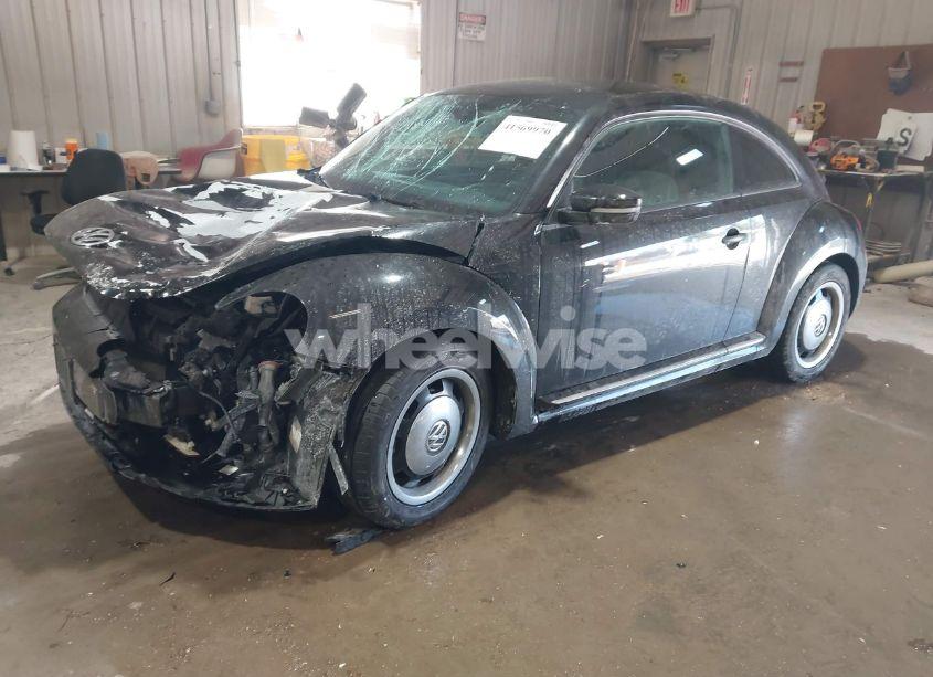 Photo 2 of 2015 Volkswagen Beetle 1.8T CLASSIC (VIN 3VWF17ATXFM654998)