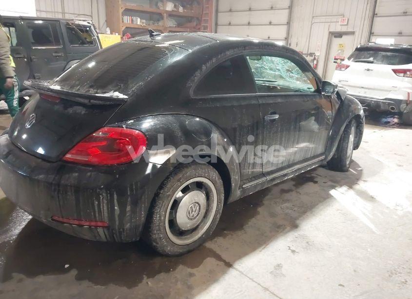 Photo 4 of 2015 Volkswagen Beetle 1.8T CLASSIC (VIN 3VWF17ATXFM654998)