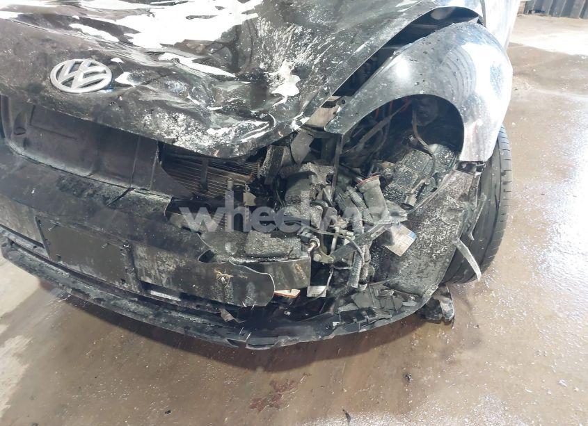 Photo 6 of 2015 Volkswagen Beetle 1.8T CLASSIC (VIN 3VWF17ATXFM654998)