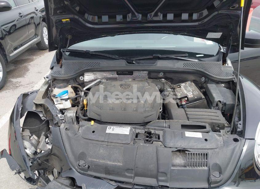 Photo 10 of 2018 Volkswagen Beetle 2.0T COAST/2.0T S (VIN 3VWFD7AT1JM706390)