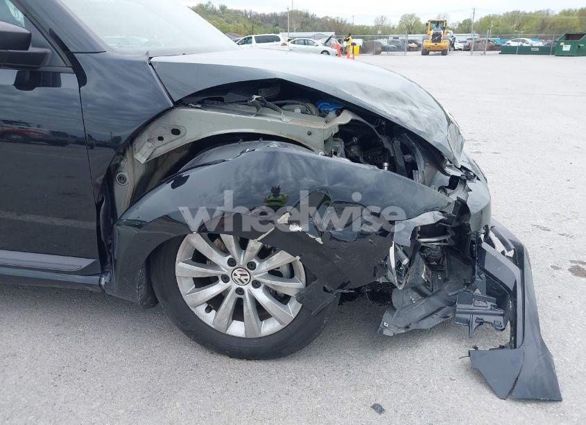 Photo 17 of 2018 Volkswagen Beetle 2.0T COAST/2.0T S (VIN 3VWFD7AT1JM706390)