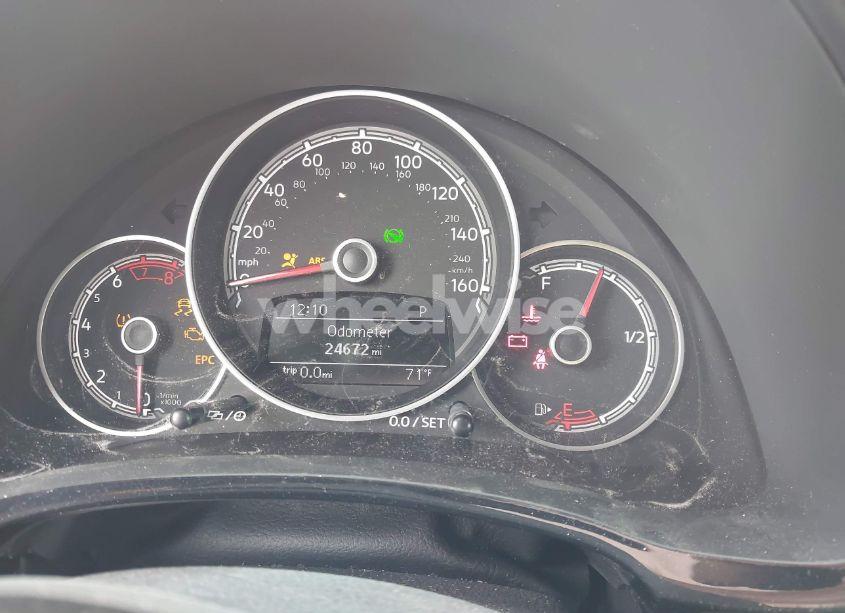 Photo 7 of 2018 Volkswagen Beetle 2.0T COAST/2.0T S (VIN 3VWFD7AT1JM706390)