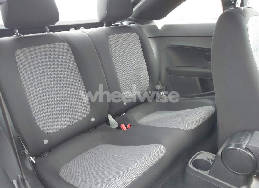 Photo 8 of 2018 Volkswagen Beetle 2.0T COAST/2.0T S (VIN 3VWFD7AT1JM706390)