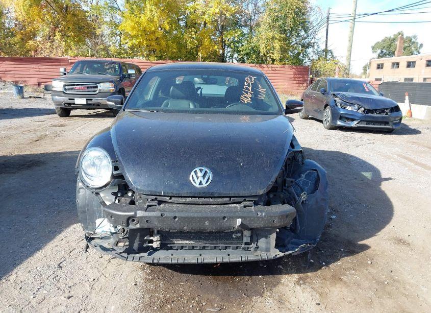 Photo 12 of 2018 Volkswagen Beetle 2.0T COAST/2.0T S (VIN 3VWFD7AT5JM708546)