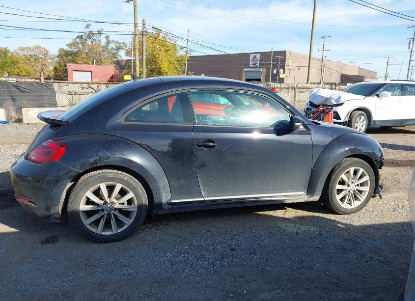 Photo 13 of 2018 Volkswagen Beetle 2.0T COAST/2.0T S (VIN 3VWFD7AT5JM708546)