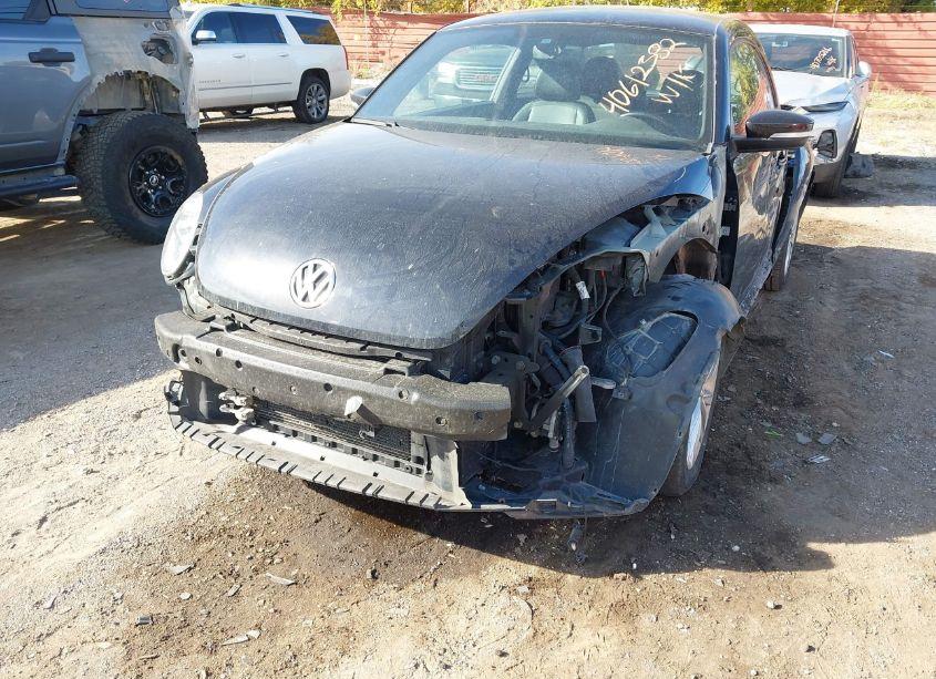 Photo 6 of 2018 Volkswagen Beetle 2.0T COAST/2.0T S (VIN 3VWFD7AT5JM708546)