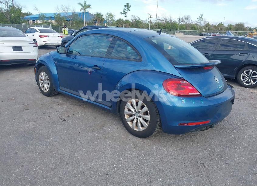 Photo 3 of 2018 Volkswagen Beetle 2.0T COAST/2.0T S (VIN 3VWFD7AT5JM710121)