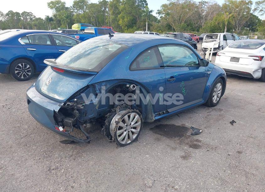 Photo 4 of 2018 Volkswagen Beetle 2.0T COAST/2.0T S (VIN 3VWFD7AT5JM710121)