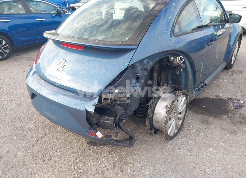 Photo 6 of 2018 Volkswagen Beetle 2.0T COAST/2.0T S (VIN 3VWFD7AT5JM710121)