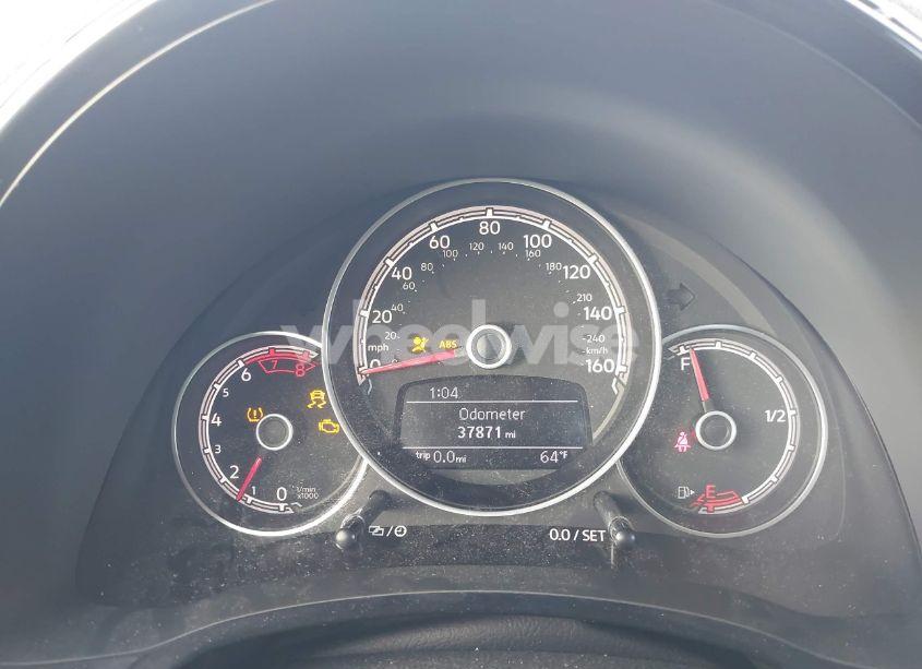 Photo 7 of 2018 Volkswagen Beetle 2.0T COAST/2.0T S (VIN 3VWFD7AT5JM710121)