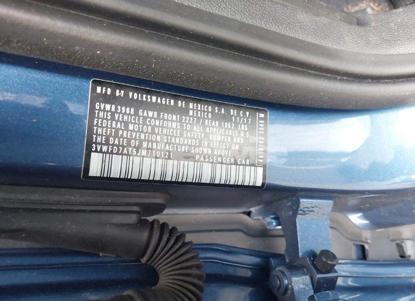 Photo 9 of 2018 Volkswagen Beetle 2.0T COAST/2.0T S (VIN 3VWFD7AT5JM710121)