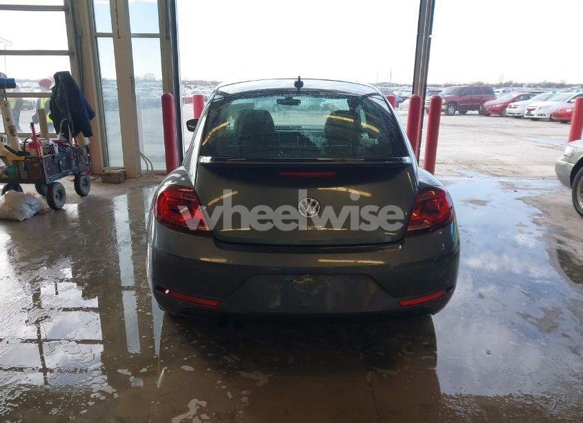 Photo 16 of 2018 Volkswagen Beetle 2.0T COAST/2.0T S (VIN 3VWFD7AT6JM703758)