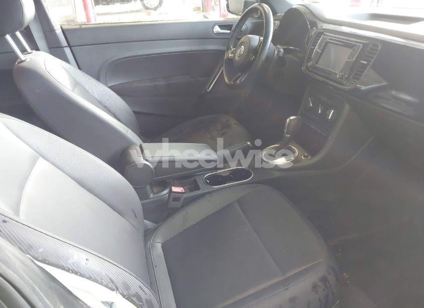 Photo 5 of 2018 Volkswagen Beetle 2.0T COAST/2.0T S (VIN 3VWFD7AT6JM703758)