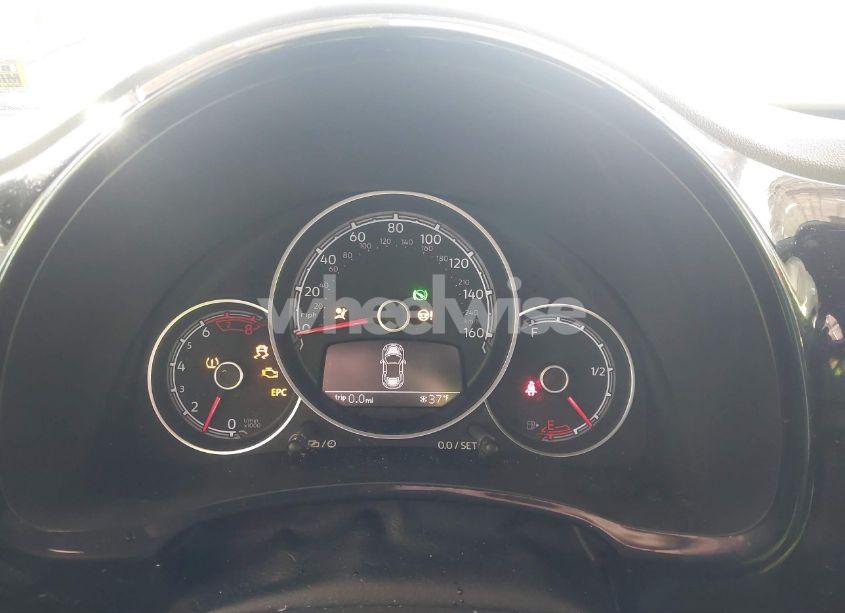 Photo 7 of 2018 Volkswagen Beetle 2.0T COAST/2.0T S (VIN 3VWFD7AT6JM703758)