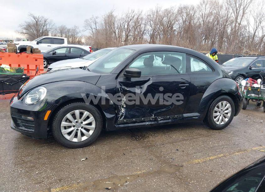 Photo 14 of 2018 Volkswagen Beetle S/COAST (VIN 3VWFD7AT6JM716770)