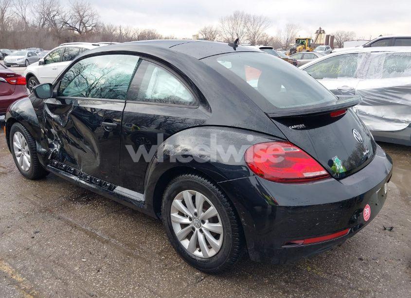 Photo 3 of 2018 Volkswagen Beetle S/COAST (VIN 3VWFD7AT6JM716770)