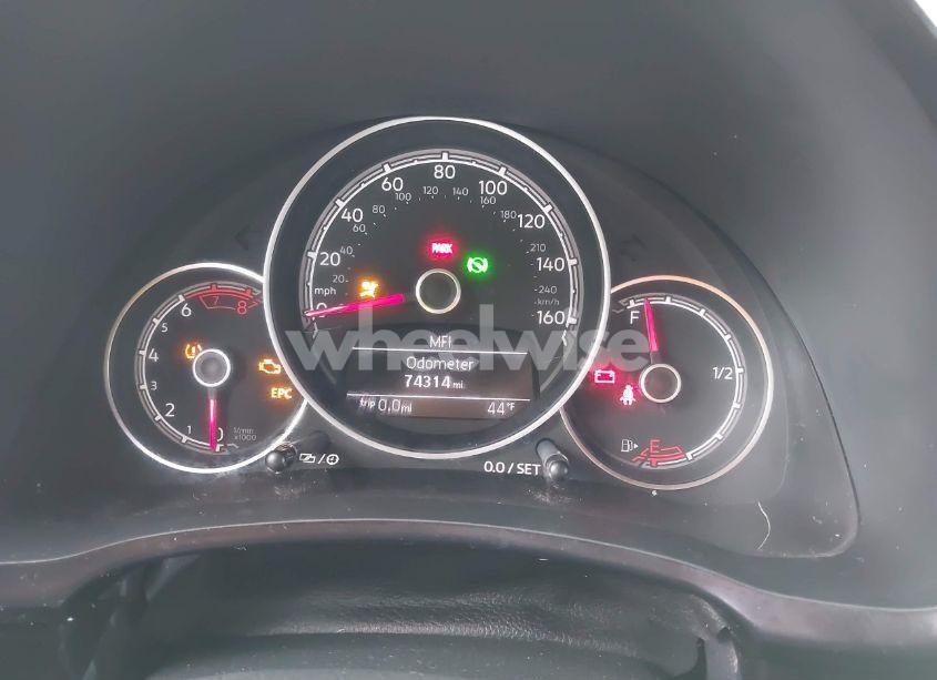 Photo 7 of 2018 Volkswagen Beetle S/COAST (VIN 3VWFD7AT6JM716770)