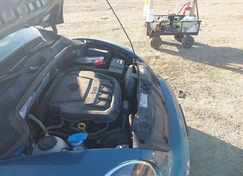 Photo 10 of 2018 Volkswagen Beetle 2.0T COAST/2.0T S (VIN 3VWFD7AT8JM706970)