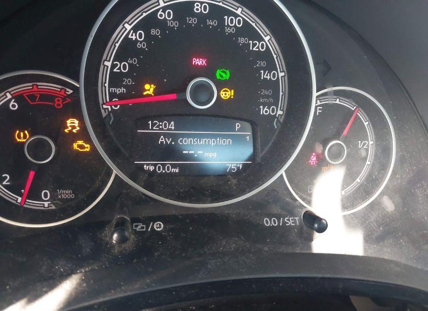 Photo 16 of 2018 Volkswagen Beetle 2.0T COAST/2.0T S (VIN 3VWFD7AT8JM706970)