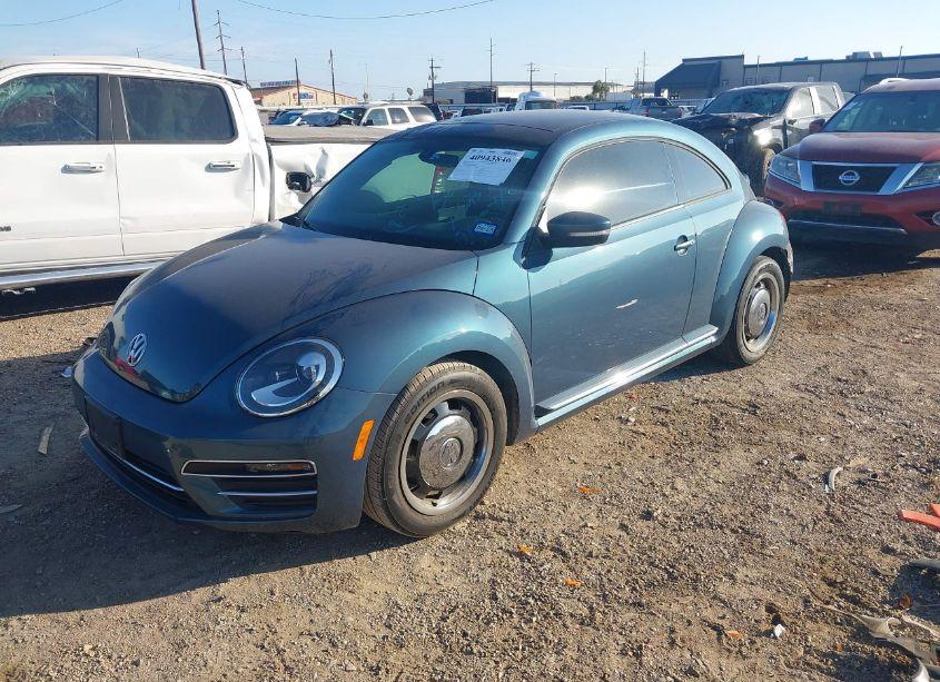 Photo 2 of 2018 Volkswagen Beetle 2.0T COAST/2.0T S (VIN 3VWFD7AT8JM706970)