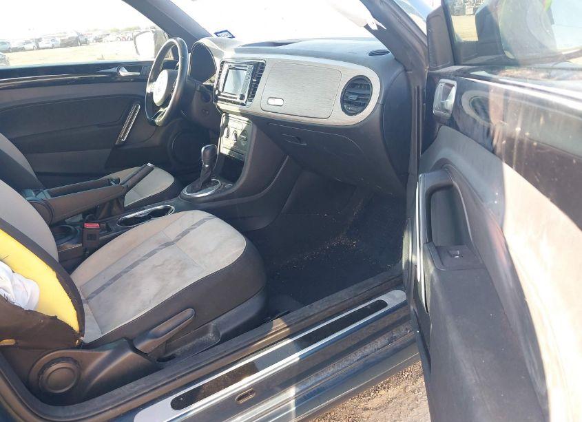 Photo 5 of 2018 Volkswagen Beetle 2.0T COAST/2.0T S (VIN 3VWFD7AT8JM706970)