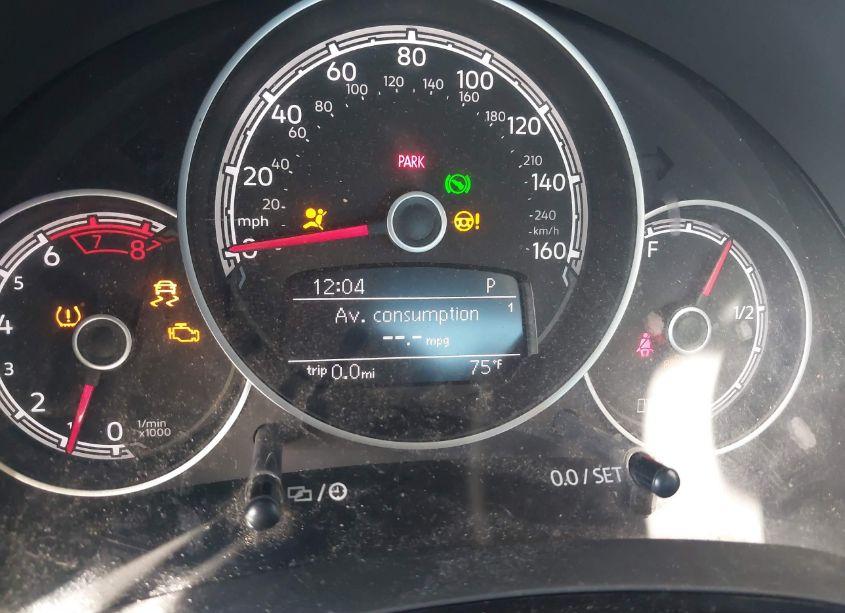 Photo 7 of 2018 Volkswagen Beetle 2.0T COAST/2.0T S (VIN 3VWFD7AT8JM706970)