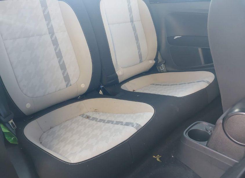 Photo 8 of 2018 Volkswagen Beetle 2.0T COAST/2.0T S (VIN 3VWFD7AT8JM706970)