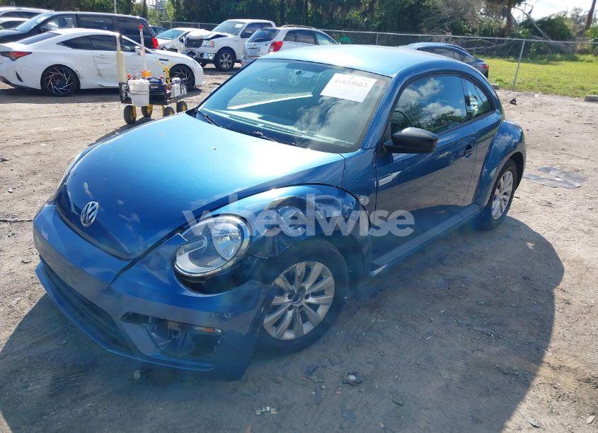 Photo 2 of 2018 Volkswagen Beetle 2.0T COAST/2.0T S (VIN 3VWFD7AT9JM712664)