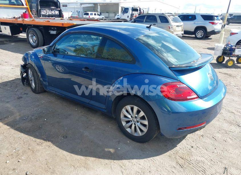 Photo 3 of 2018 Volkswagen Beetle 2.0T COAST/2.0T S (VIN 3VWFD7AT9JM712664)