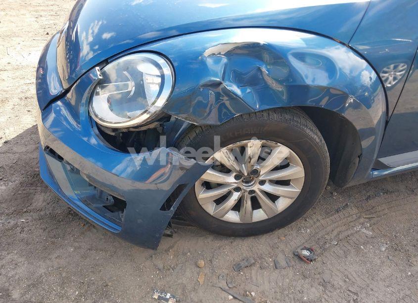 Photo 6 of 2018 Volkswagen Beetle 2.0T COAST/2.0T S (VIN 3VWFD7AT9JM712664)